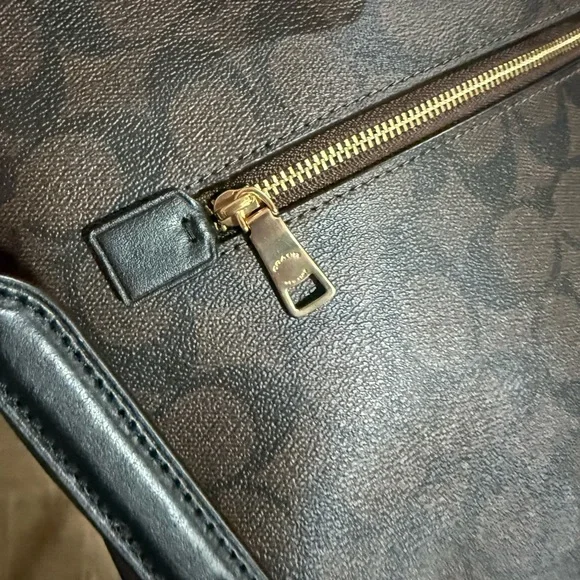 Coach Brown Signature Crossbody with Black Strap and Gold Hardware - Picture 6 of 6